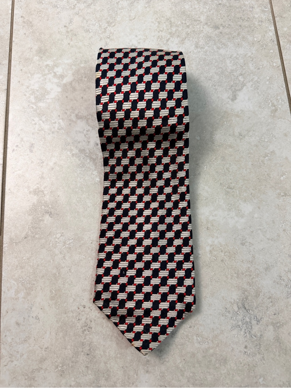 Executive Collection Men’s Silk Tie Black Gray Red Geometric Pattern Necktie 58”